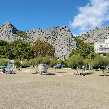 Apartment Punta Omis