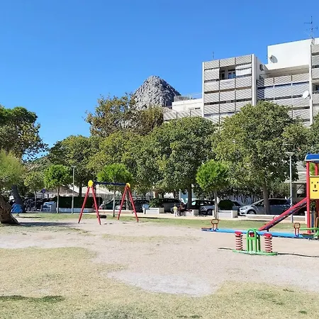 Apartment Punta Omis